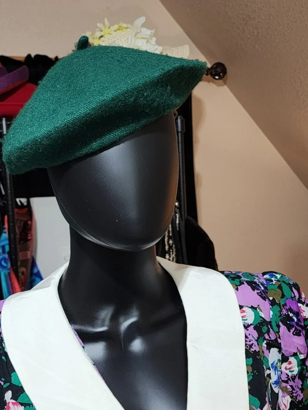 Vintage 1980s Hunter Green Wool Beret Hat Classic Parisian Style